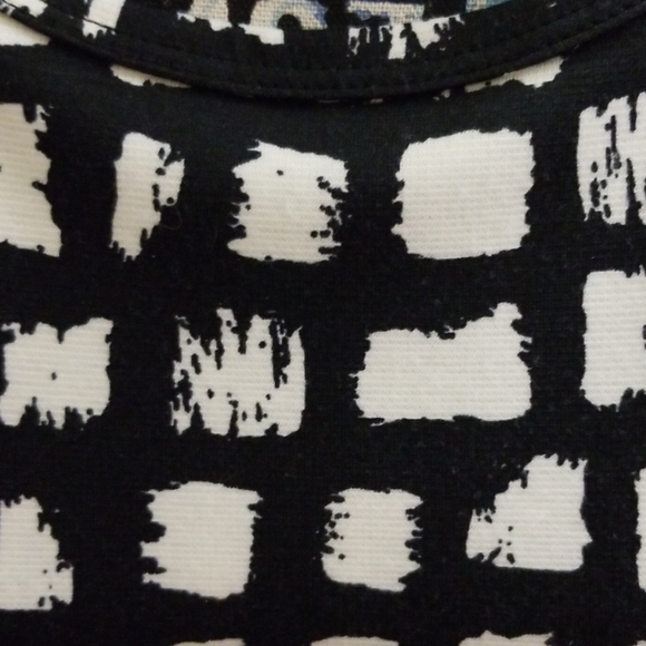 LuLaRoe Amelia Dress - Picture 2 of 5